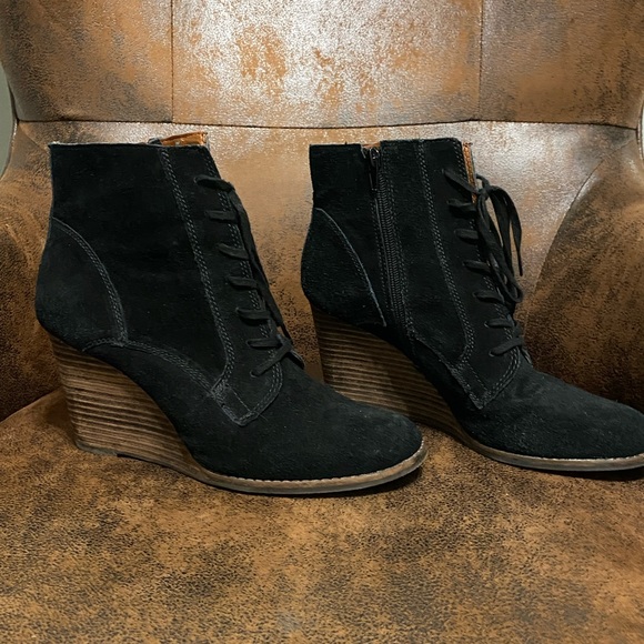 Lucky Brand black suede lace up and zip wedge ankle boot - Picture 5 of 5